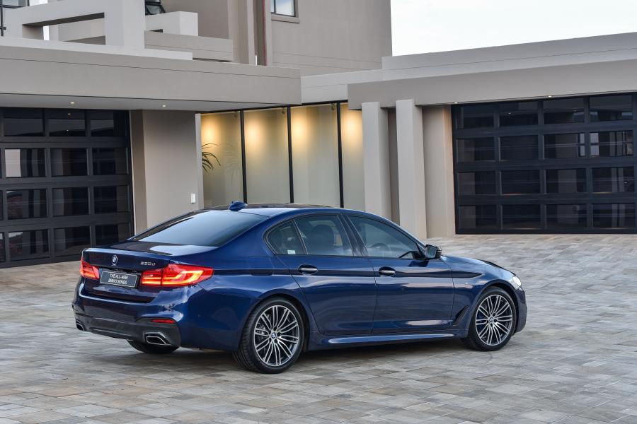  BMW 530d Sedan M Sport 2017 года  (ZA) (фото 10 из 40)